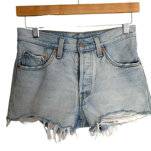 Levi's 501 Light Wash Jean Shorts 24 - Picture 2 of 5